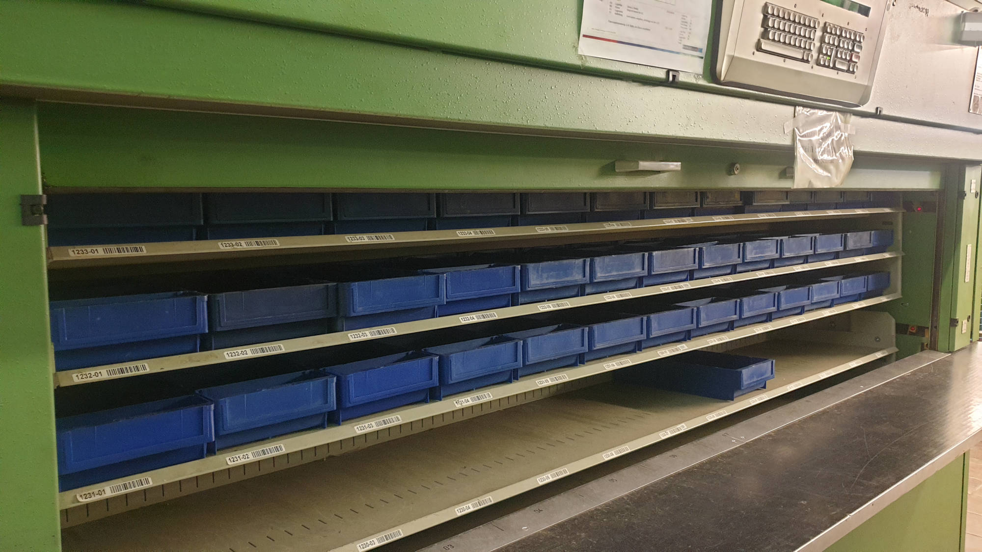 megamat-paternoster-umlaufregal-typ-140-450-202000x1500